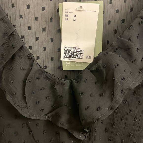 brand new black h&m dress. never worn. size M - Picture 2 of 2